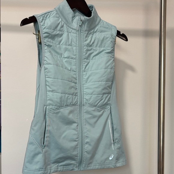 Asics Women's Sky Blue Quilted Vest - Picture 1 of 7